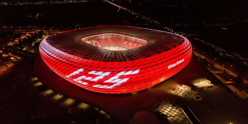Allianz Arena - sân nhà của "Hùm Xám" Bayern Munich là một trong những sân vận động đẹp nhất thế giới hiện tại